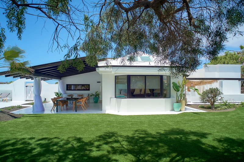 Jardín, terraza y solarium