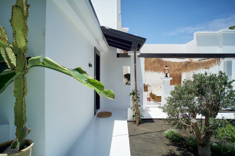 Entrada y segunda terraza